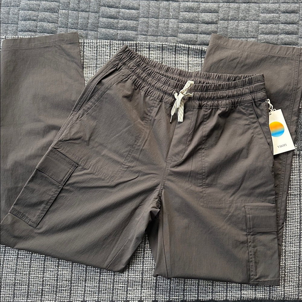 NWT. Vuori Birch Cargo Pant. Vintage Black. M. Straight leg.